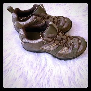 Merrell vibram Qform aircushion hiking shoes